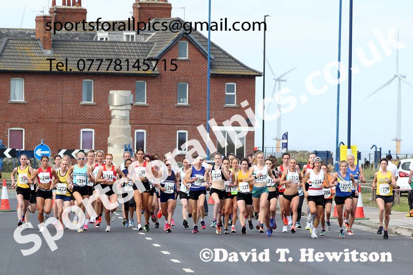 Senior womens 4 stage relay, 2021 Northern 6 and 4 Stage and Young Athletes Road Relays, Redcar. Photo: David T. Hewitson/Sports for All Pics